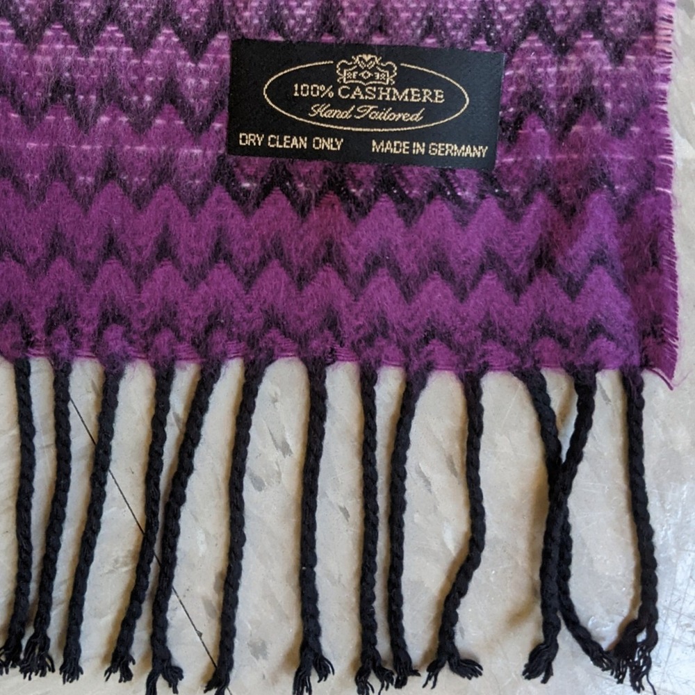 100% Cashmere Scarf Made in Germany Purple Blue Chevron Zigzag Fringe Ombre - Picture 3 of 6